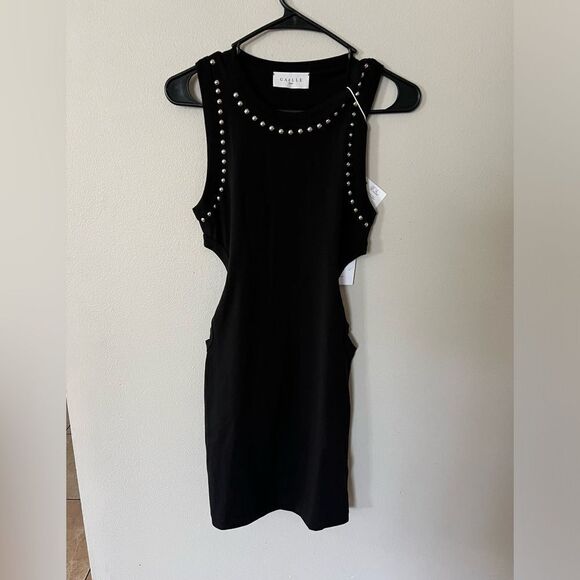 Gaelle Paris Mini Black Party Dress With Cutouts on the Side - Picture 4 of 14